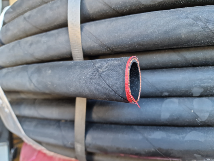 Kuehlwasserschlauch 28 x 4 mm DIN 73411 - R - 120 Meter